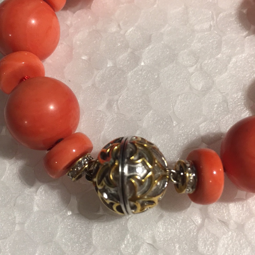 GEMS EN VOGUE SALMON BAMBOO CORAL BEADED BRACELET - Picture 2 of 6